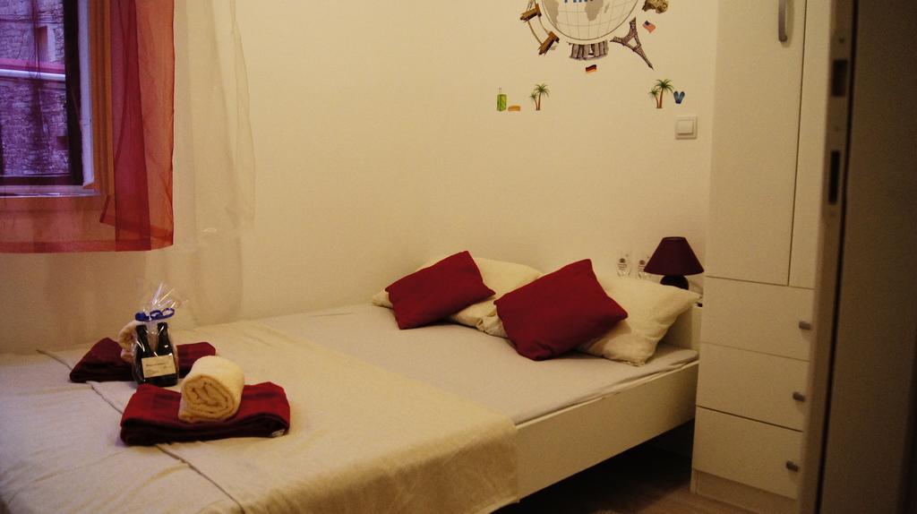 Micro Rooms Sibenik Exterior photo