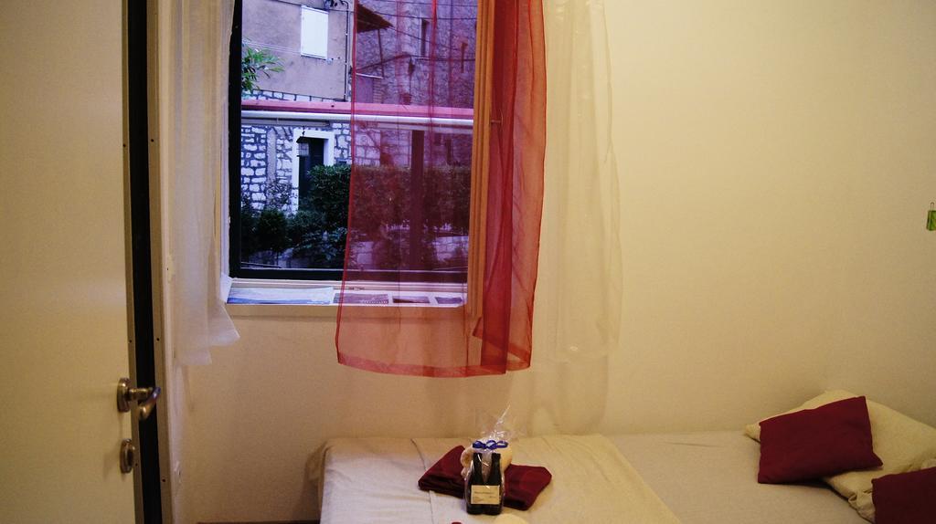 Micro Rooms Sibenik Exterior photo