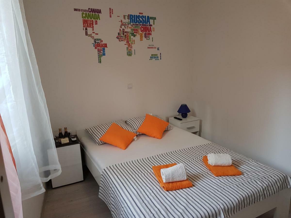 Micro Rooms Sibenik Exterior photo